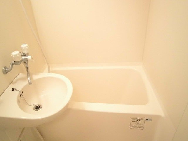 レオパレスＭＭＤⅡの浴室