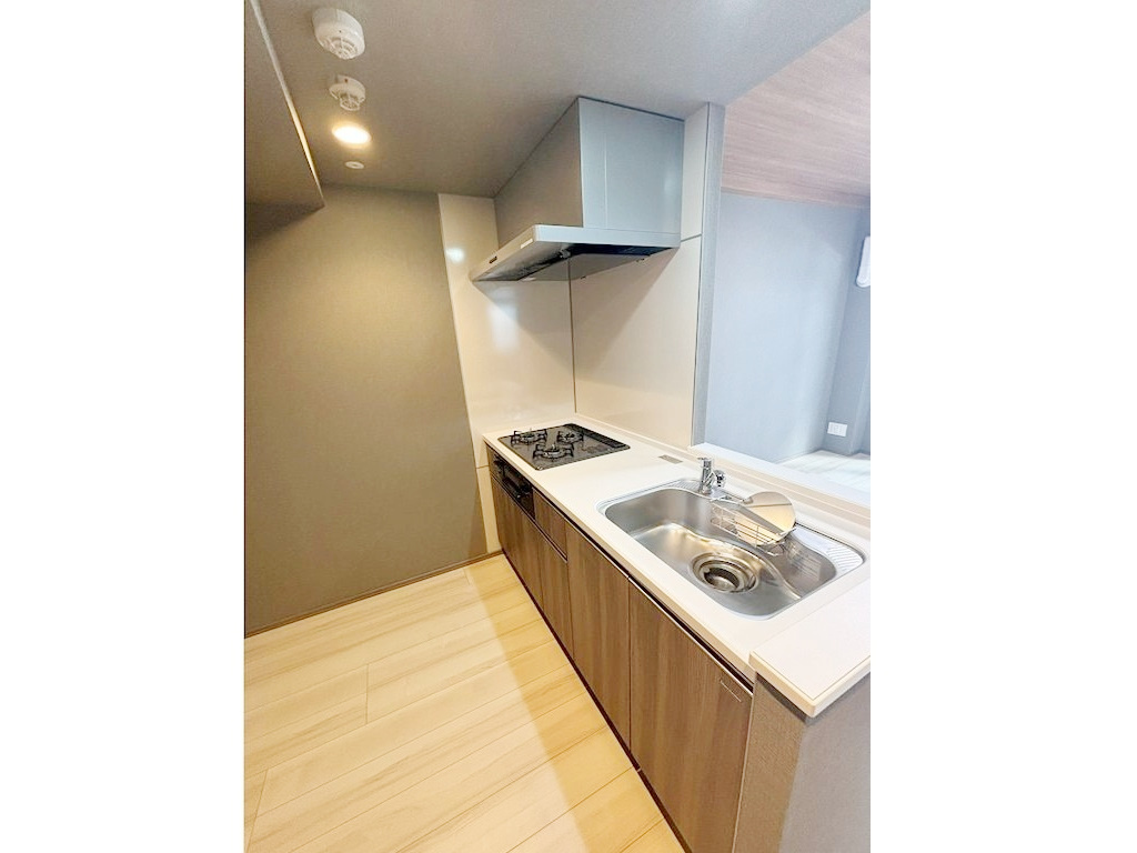 メイクスWアート横浜関内の内装|明るい色調の室内です