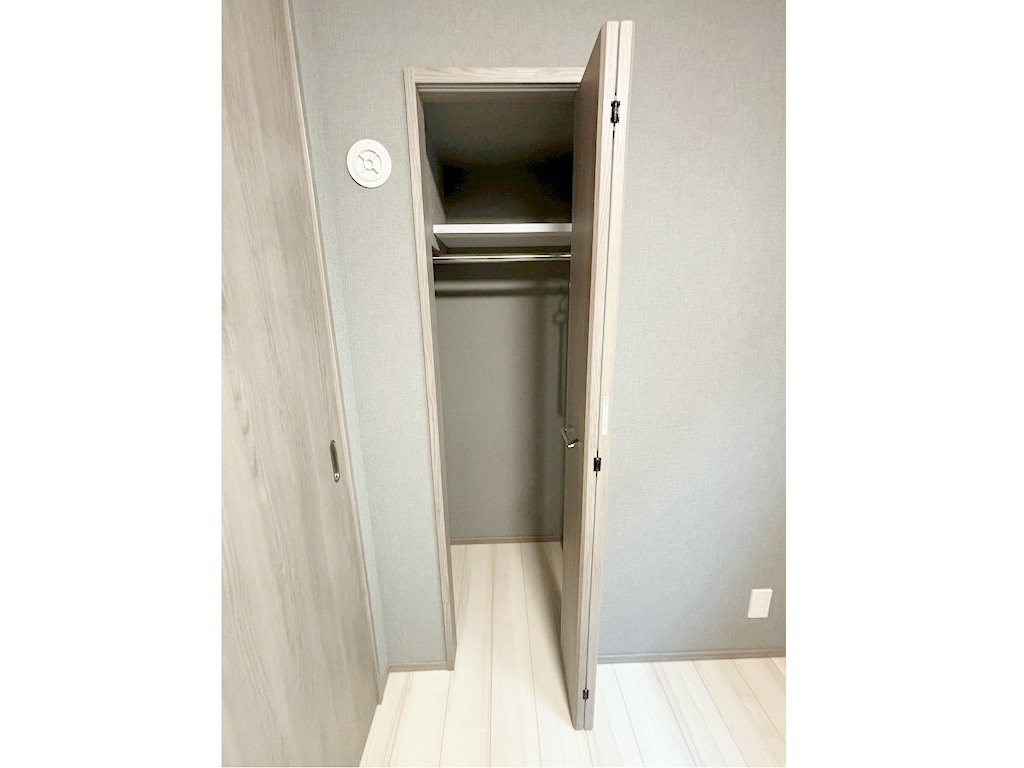 メイクスWアート横浜関内の内装|明るい色調の室内です