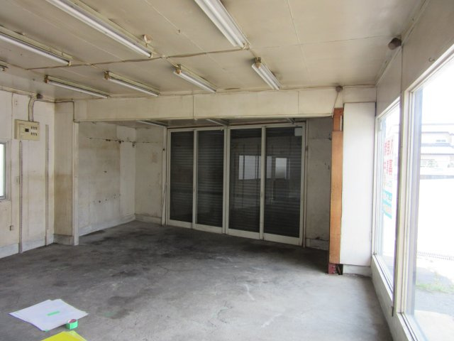小林店舗兼事務所の内装
