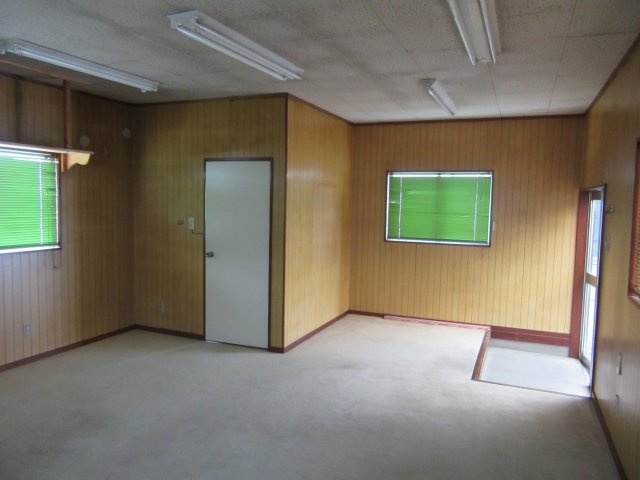 小林店舗兼事務所の内装