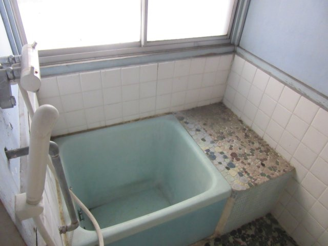 小林店舗兼事務所の浴室