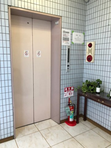 パレスビル