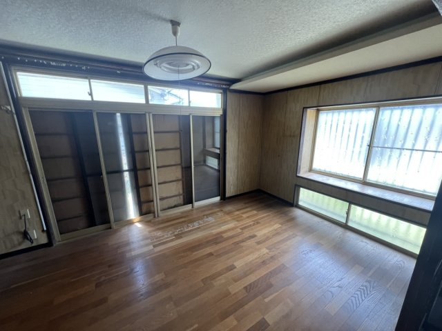 古城町戸建ての洋室