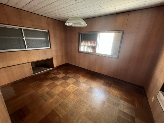 古城町戸建ての洋室