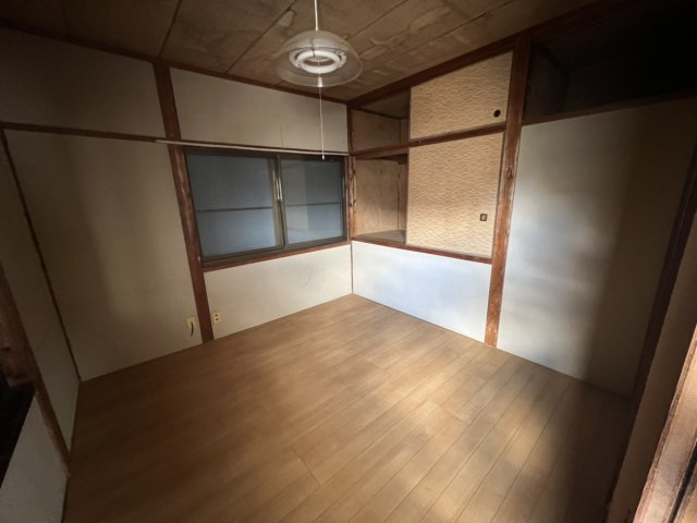 古城町戸建ての洋室