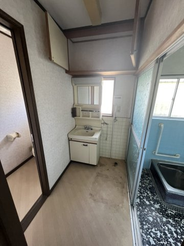 古城町戸建ての洗面所