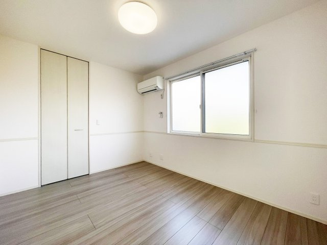 徳島市南二軒屋町新開のアパートの居間・リビング