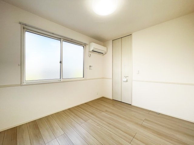 徳島市南二軒屋町新開のアパートの居間・リビング