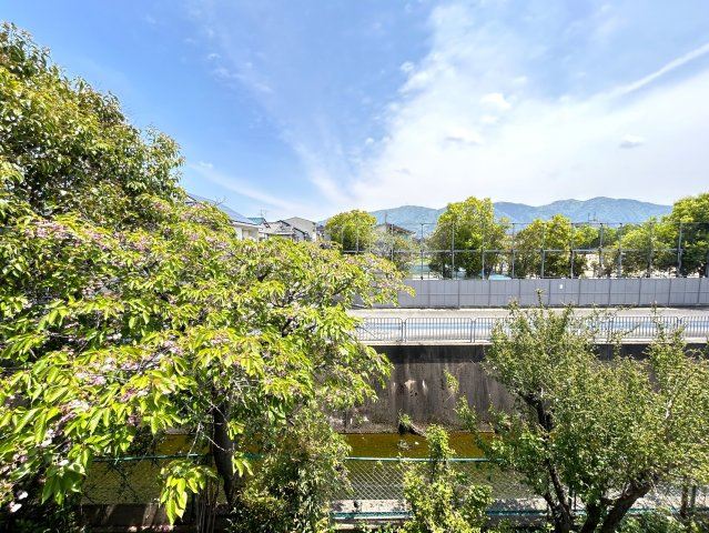 ◆令和３年１０月＆令和５年２月室内リフォーム歴有り◆収益物件にもピッタリ◆山科区西野楳本町の展望|バルコニーからの眺望