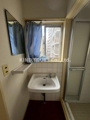 さつき荘の洗面所|忙しい朝には欠かせない洗面所です