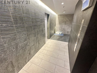 フォーリアライズ昭和南通1のエントランス