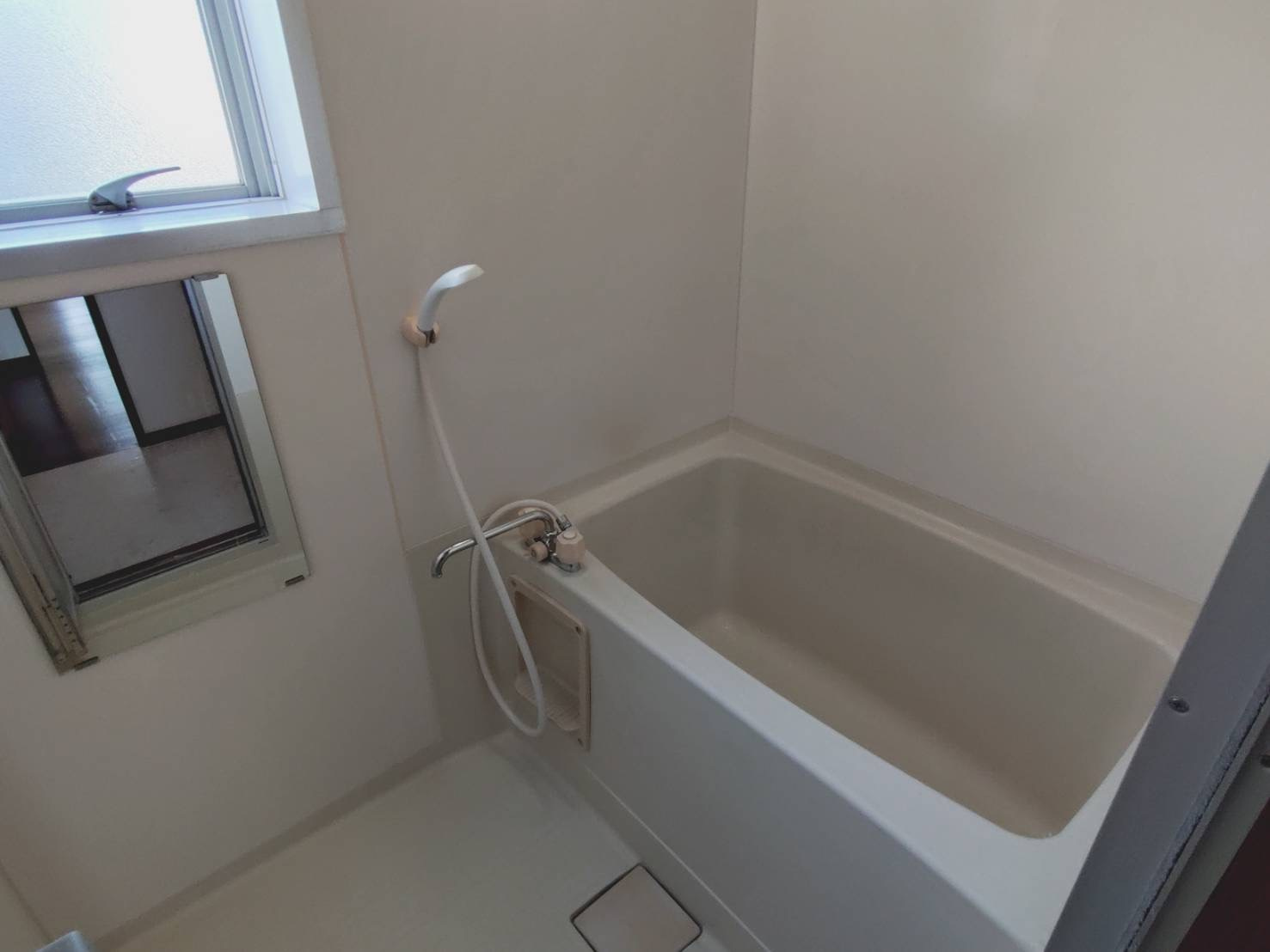 フェイヴァリト西添の浴室