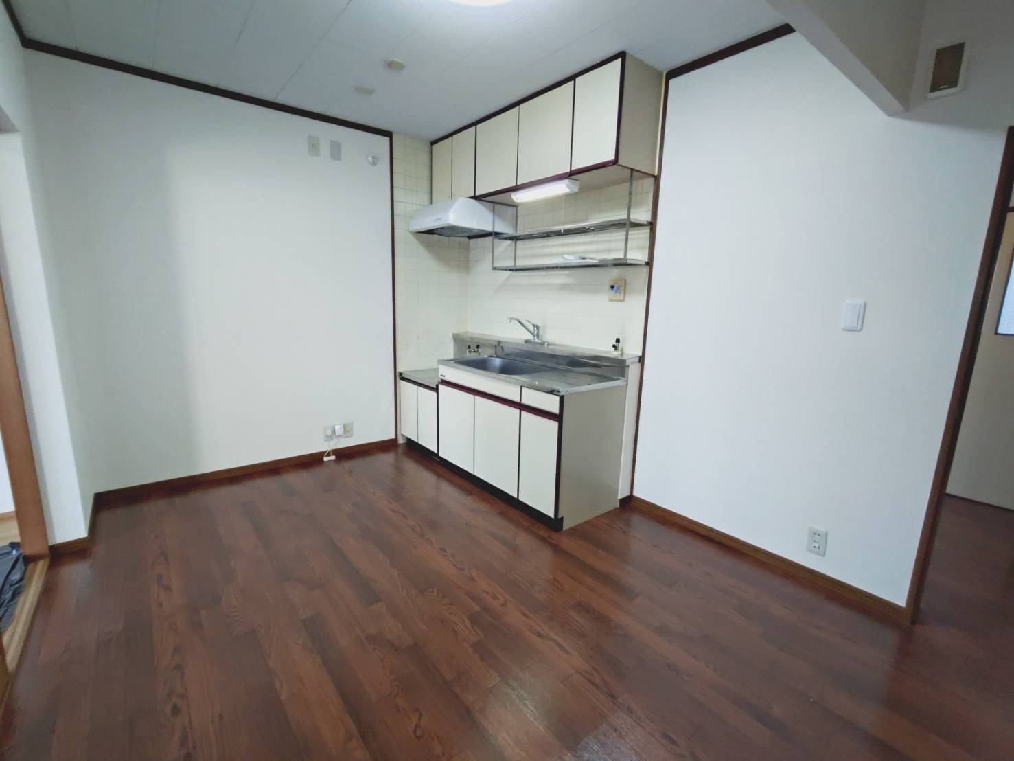 フェイヴァリト西添の居間・リビング