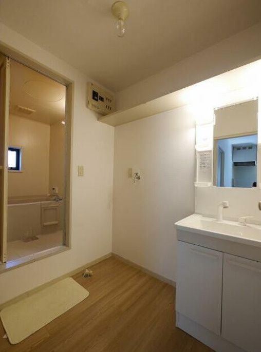 ヴィブレＡ・Ｂ・Ｃ　３棟一括売り オーナーチェンジ の独立洗面台