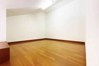 【内装】 | 伏見区久我西出町　中古戸建 | 【ロフト】ロフトにはシーズンオフの衣類や普段使用しない物などを収納できとても便利(^^)/