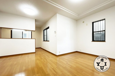 【居間・リビング】 | 伏見区久我西出町　中古戸建 | 令和7年4月リフォーム完了！3LDKのご紹介です(^^)/
オール電化住宅ですので光熱費を節約できます。