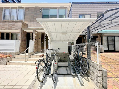 【その他共用部分】 | ANERA HARADA | 駐輪場は屋根付きなので雨の日も困りません
