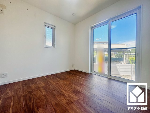 久御山町栄３丁目の洋室