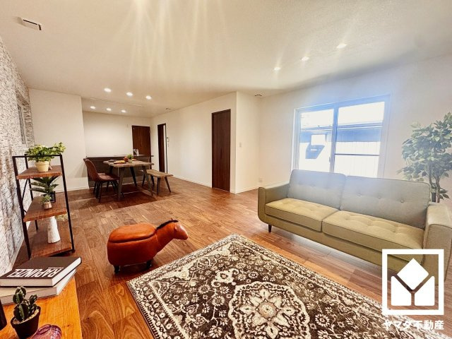 久御山町栄３丁目の居間・リビング