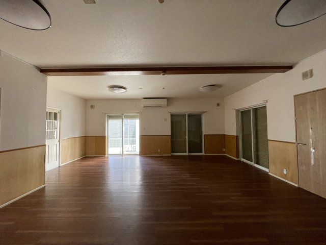 【内装】 | 三角店舗