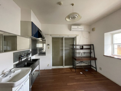 【内装】 | 三角店舗