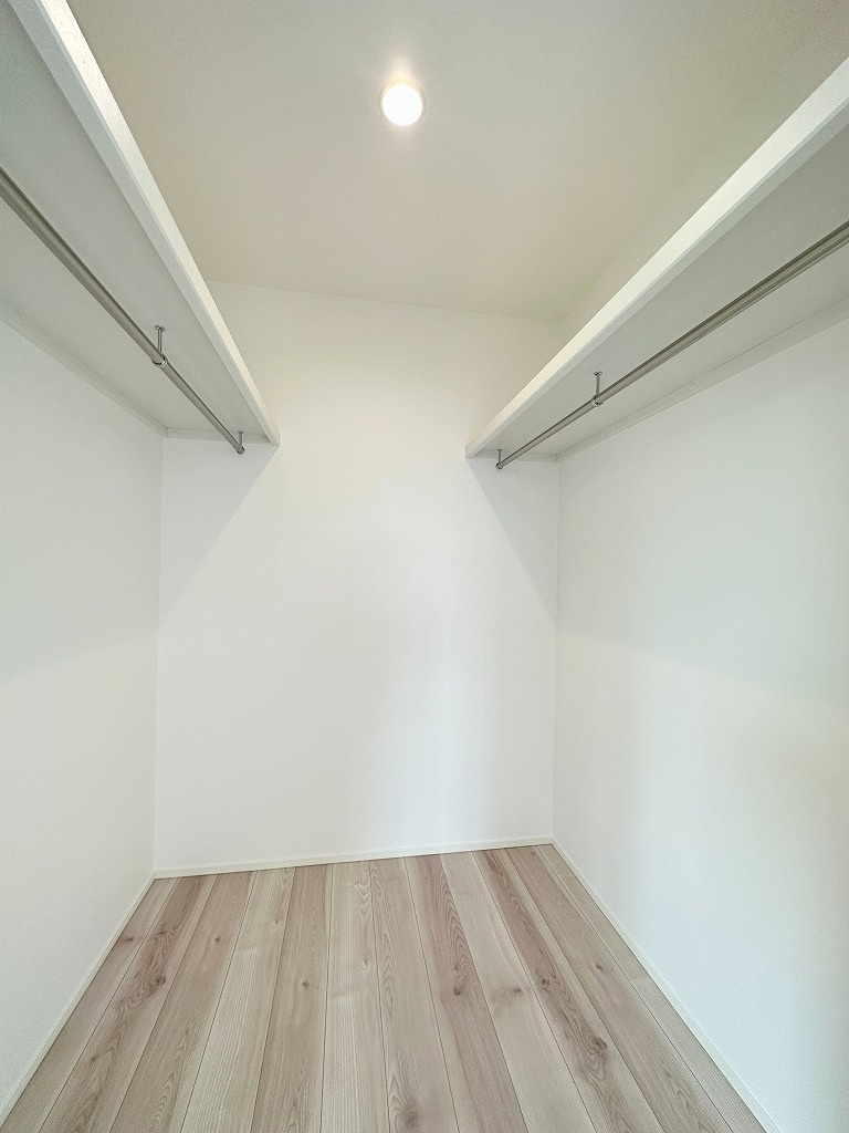 三郷市小谷堀　戸建　全1棟の収納|季節物の大型家電の収納にも便利なウォークインクローゼット付