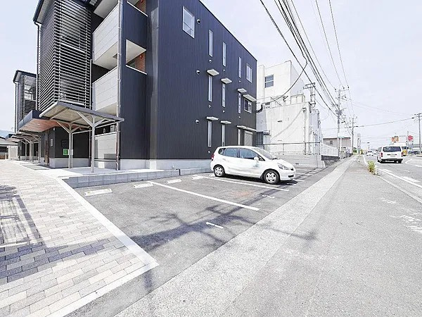 サニーコート田代【キャッシュバック対象物件】の駐車場
