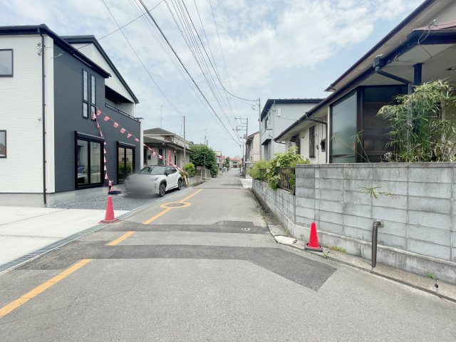 新築戸建・建売　熊谷市上之2期　GRAFARE　全1棟の前面道路含む現地写真