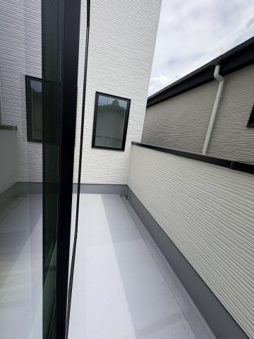 【バルコニー】 | 福岡市西区福重3丁目4期　1号棟（全2棟）【仲介手数料無料・0円】 | 現地写真。