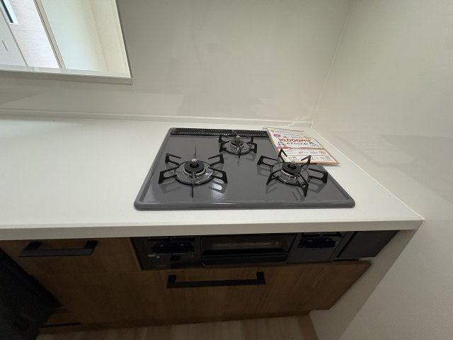 【キッチン】 | 福岡市西区福重3丁目4期　1号棟（全2棟）【仲介手数料無料・0円】 | 現地写真。