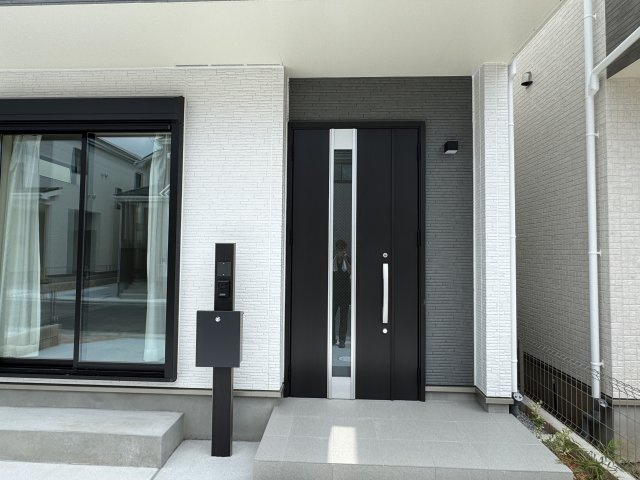 葛飾区西水元３丁目新築戸建【幸田小学校：5分】のエントランス|エントランス・玄関ポーチ