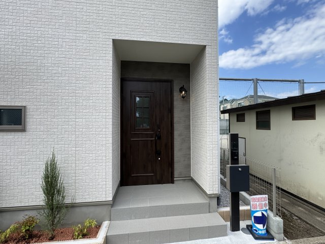 葛飾区西水元３丁目新築戸建【幸田小学校：5分】のエントランス|エントランス・玄関ポーチ