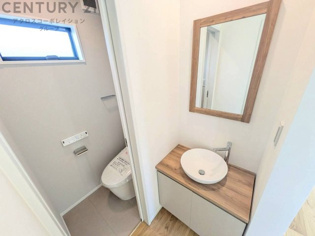 2階手洗い場を設けることで朝の身支度の混雑緩和、家事や掃除の効率化、そして生活動線の改善など家族全員がストレスなく生活出来ます。