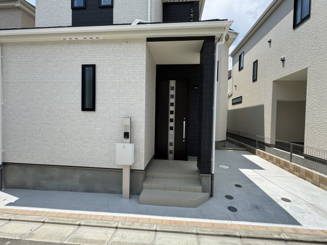 葛飾区西水元３丁目新築戸建【幸田小学校：5分】のエントランス|エントランス・玄関ポーチ