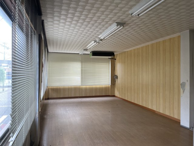 七尾市郡町ビルの内装