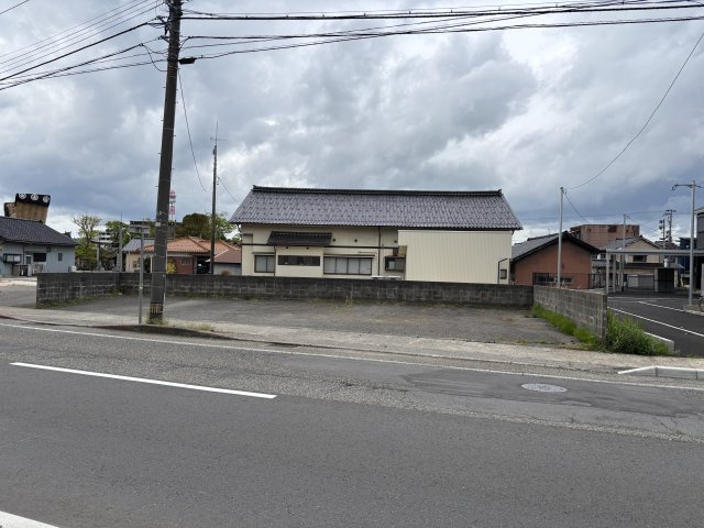 七尾市郡町ビルの駐車場