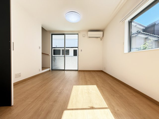 デュオ愛宕町の洋室