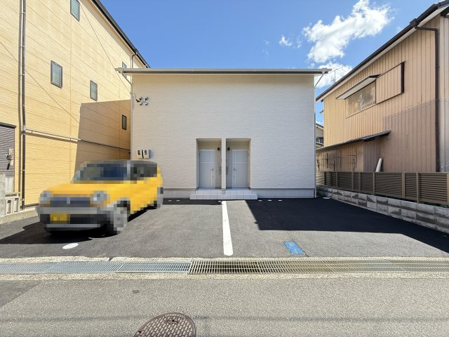 デュオ愛宕町の駐車場