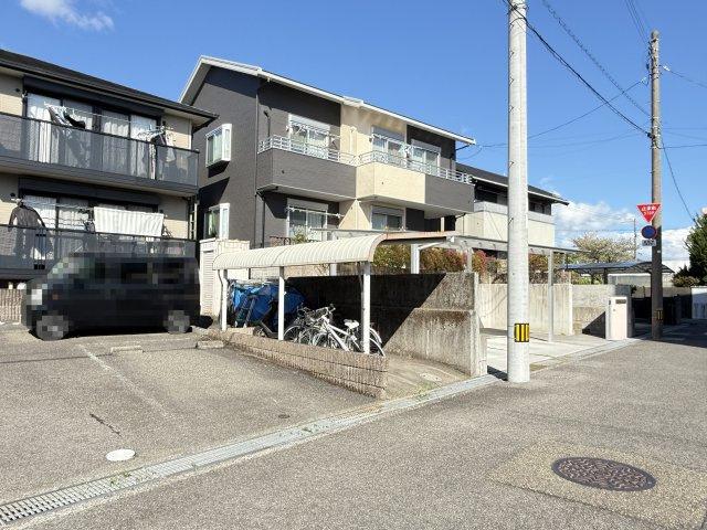 スピナッチハウスⅢの駐車場