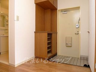 広島市安佐北区落合１丁目の賃貸マンションの玄関