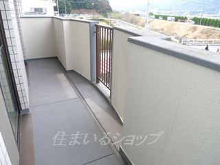 広島市安佐北区落合１丁目の賃貸マンションのその他|玄関側のバルコニー