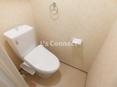 【トイレ】 | Ｃｒｅａｔｉｏｎ上柴崎 | 温水洗浄便座付きのトイレ。