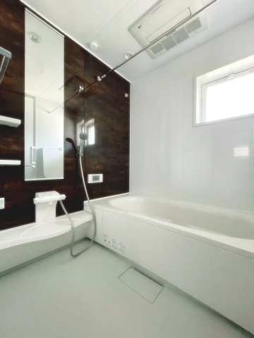 宝塚雲雀丘タウンハウスの浴室|コンパクトで使いやすいお風呂です