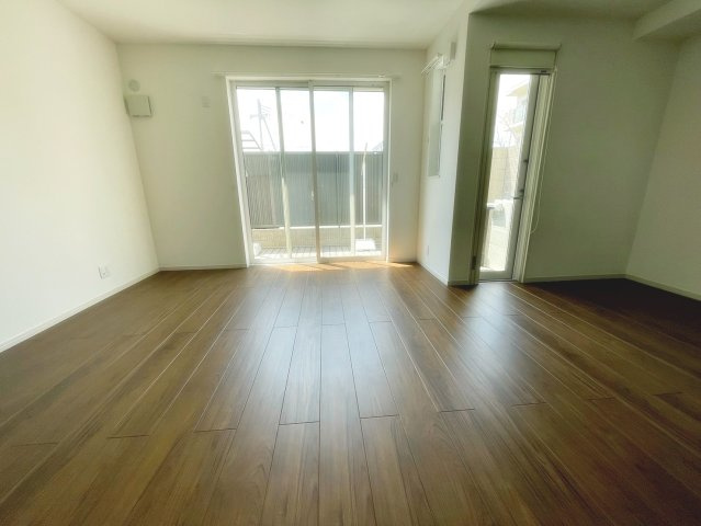 宝塚雲雀丘タウンハウスの居間・リビング|おしゃれなリビングです