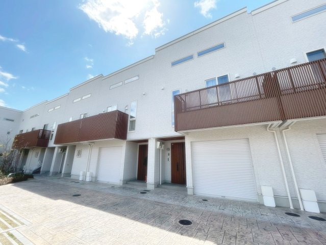 宝塚雲雀丘タウンハウスのロビー|建物の内部です