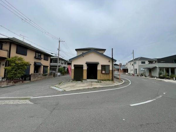 和歌山市西庄　中古戸建の前面道路含む現地写真