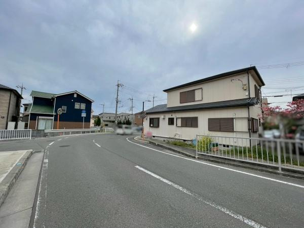 和歌山市西庄　中古戸建の前面道路含む現地写真