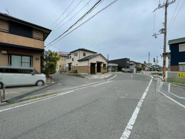 和歌山市西庄　中古戸建の前面道路含む現地写真