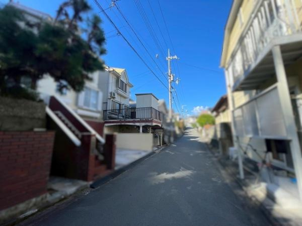和歌山市関戸5丁目　中古戸建の前面道路含む現地写真
